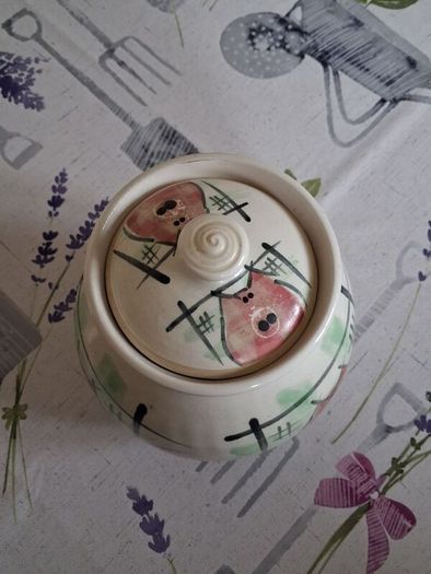 Crom Abu Pottery