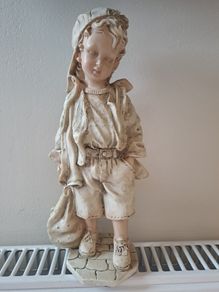Capodimonte Boy with bag