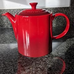 Le Creuset teapot