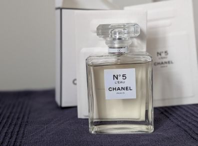 Chanel No 5 Eau de Toilette Spray 100ml
