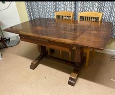 Beautiful antique extendable dining table