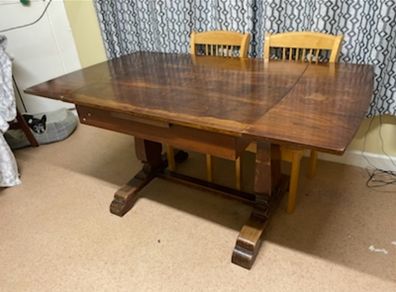Beautiful antique extendable dining table