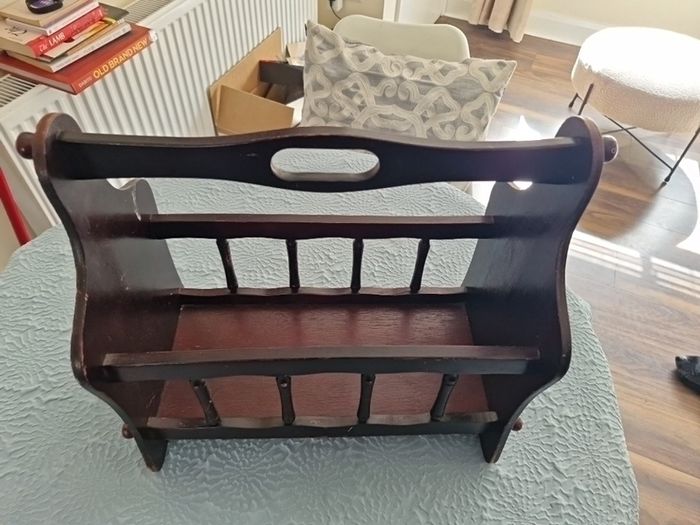 Magazine holder