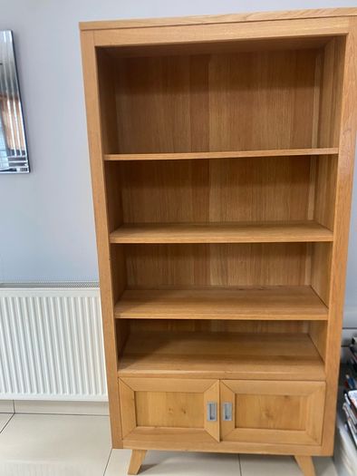 Solid Oak Bookcase / Display Cabinet - Excellent Condition