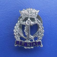 Royal Naval Association (RNA) vintage membership badge (1950's)