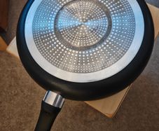 Tefal induction frying pan - 28cm base - excellent condition