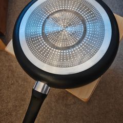 Tefal induction frying pan - 28cm base - excellent condition