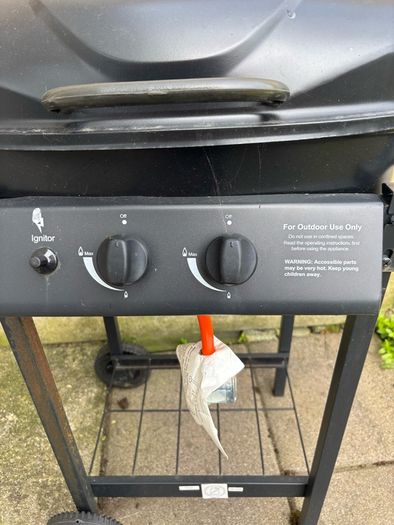 2 burner gas bbq