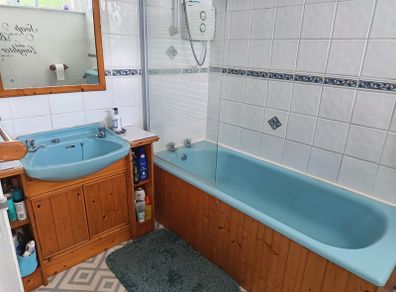 Blue bathroom suite