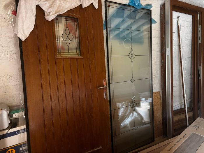 Side door glass