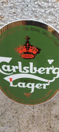 carslberg enamel sign ,very nice condition, sold as is,,lovely advertising display item for any man cave pub restaurant etc etc,,buyer collects or pays postage thank you,,