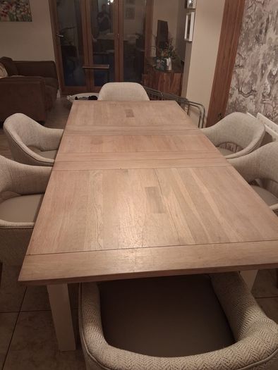 Extendable Solid oak table