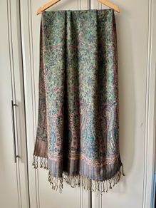 Women's scarf