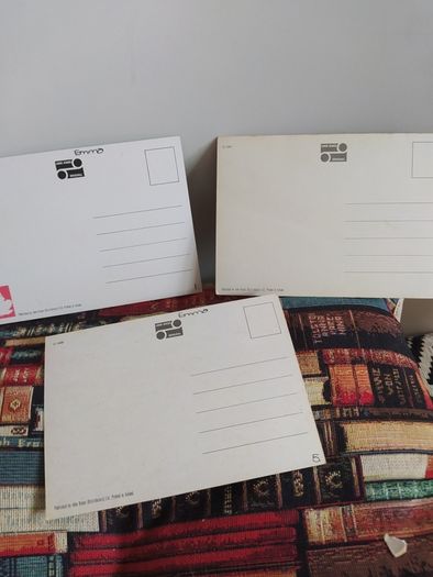 Old postcard album with 80 cards from 1914 to 1955,plus 10 miniature photos of New York,5 old John Hinde,postcards,3 old Iraqui postcards
