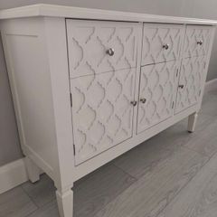 sideboard