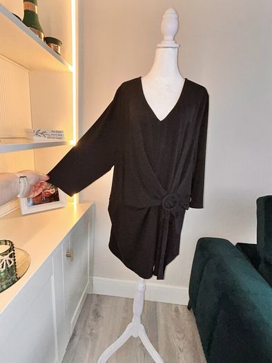 Ladies Black Tunic Buckle Top from Evans. Size UK 20 / EU 48.