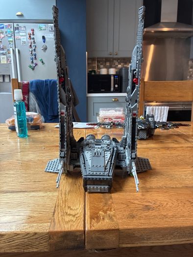 Lego Kylo Ren's command shuttle 75104