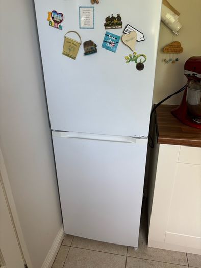 fridge/ freezer