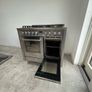 Hotpoint range oven Image 3
