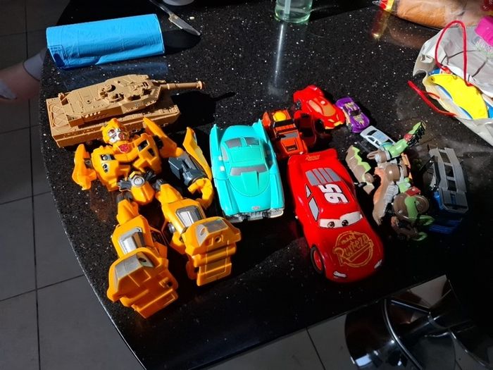 toys