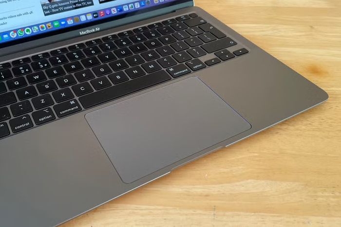 Fully refurbished MacBook Air 13-inch, 2020 (M1, 8GB Memory, 250GB SSD)