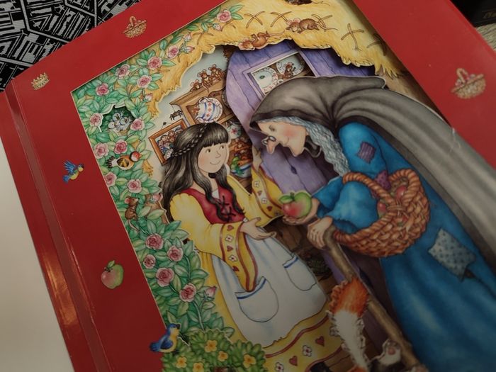 Snow White ! A Magic 3-Dimensional Fairy-Tale ! Hardcover ! 2006 ! by Fernleigh Books !