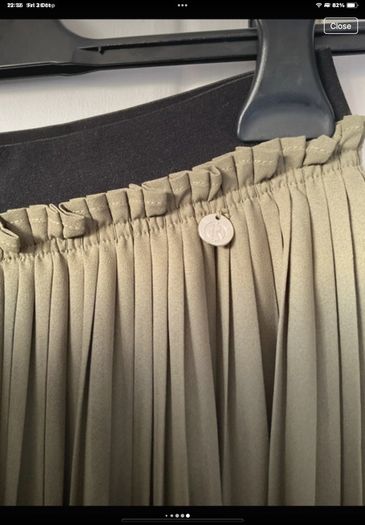 midi skirt Bnwt khaki pleated skirt small