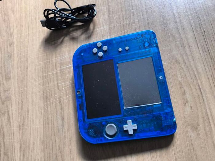 Nintendo 2DS with 20 games