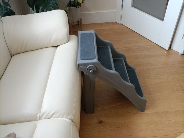 Foldable dog steps for bedrooms and sofa