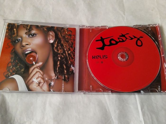 Kelli's - Tasty Cd