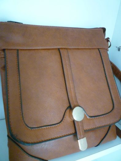 Hand Bag Crossbody Brown Faux Leather Multi Pocket Handbag- Purchased In Carraig Donn
