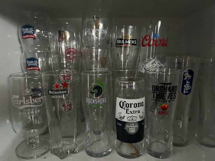Samuel Adams Boston Lager Beer Pint Glass bulmers Tiger beer Official Pint Glass guinness hop house 13 Heineken Carlsberg coors smithwicks orchard thieves Rockshore cider Galway hooker tuborg corona