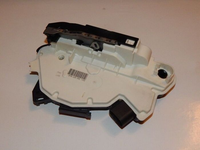 Volkswagen CC / Scirocco / Tiguan door lock