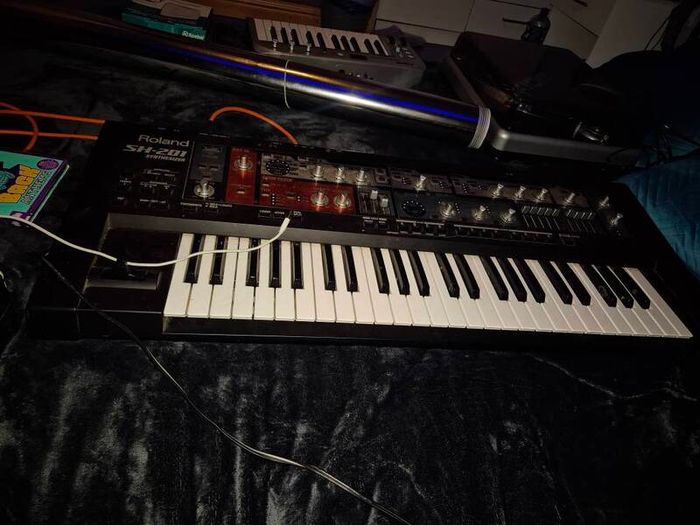 Roland SH-201 Synthesizer