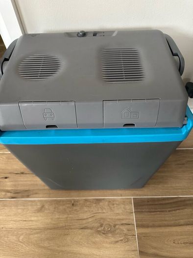 Hot and Cold Cooler Box