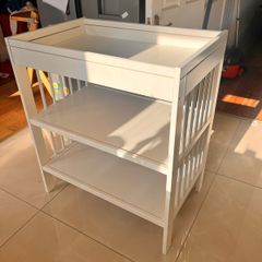 Baby changing table