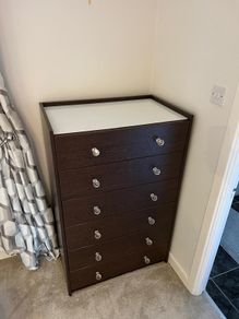 Walnut chest of drawers