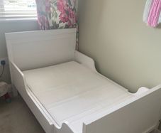 Toddler bed