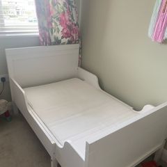 Toddler bed