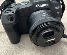 Canon EOS R8 + 2 Lenses