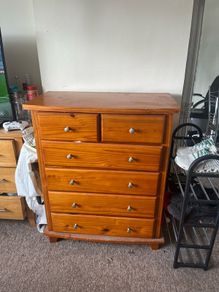 chest of drawers