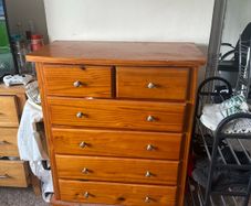 chest of drawers