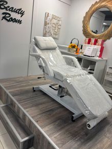 Professional beauty chair