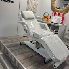 Professional beauty chair