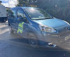 Wheelchair Taxi Peugeot Partner 2015 AUTOMATIC