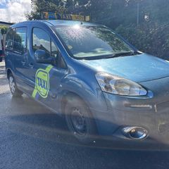 Wheelchair Taxi Peugeot Partner 2015 AUTOMATIC