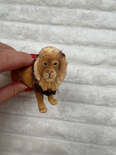Schleich D-73527 Adult Male African Lion Toy Figure Safari Animal Used Please see photos