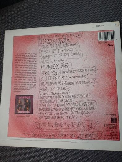 THE DOGS D'AMOUR - A Graveyard of Empty Bottles - LP 10 Inch- UK pressing 1989 ( Autographed)