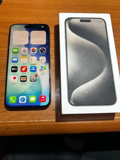 iPhone 15 Pro Max 256 natural titanium