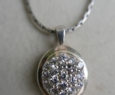 Vintage Sterling Silver 925  Oval Pendant Necklace with Cubic Zirconia Stones length 18" - 9,7g